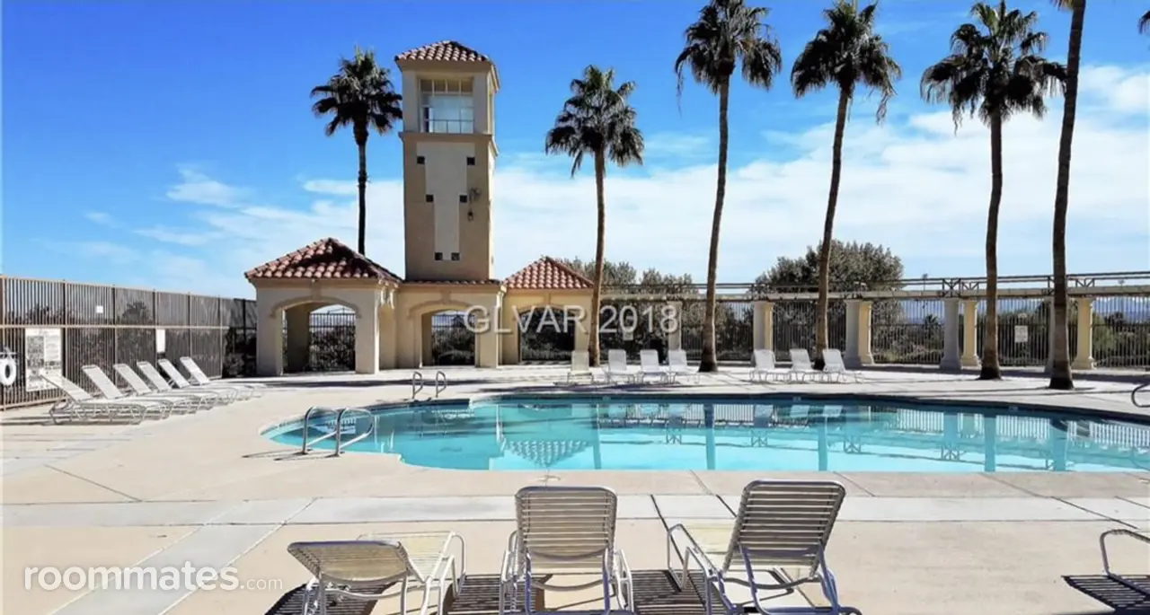 Profile photo 7 of 20