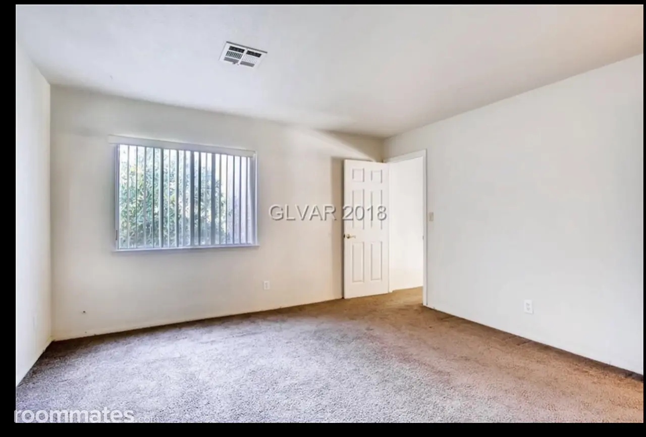 Profile photo 4 of 20