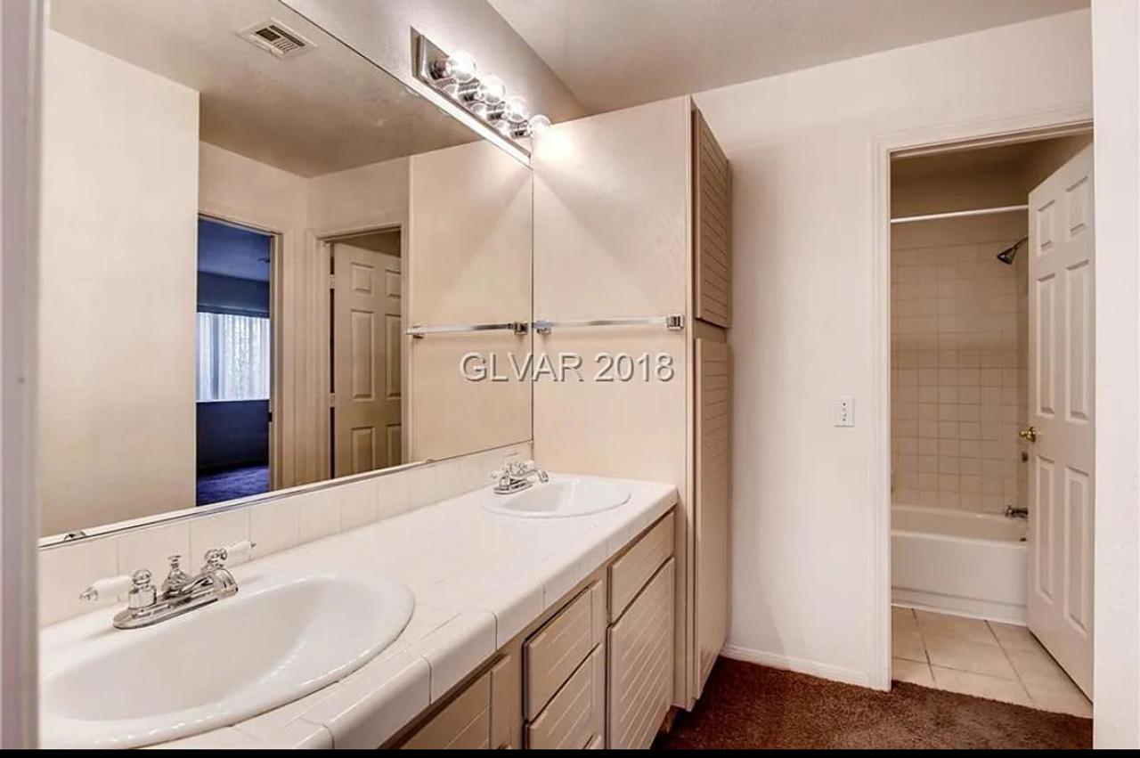 Profile photo 16 of 20