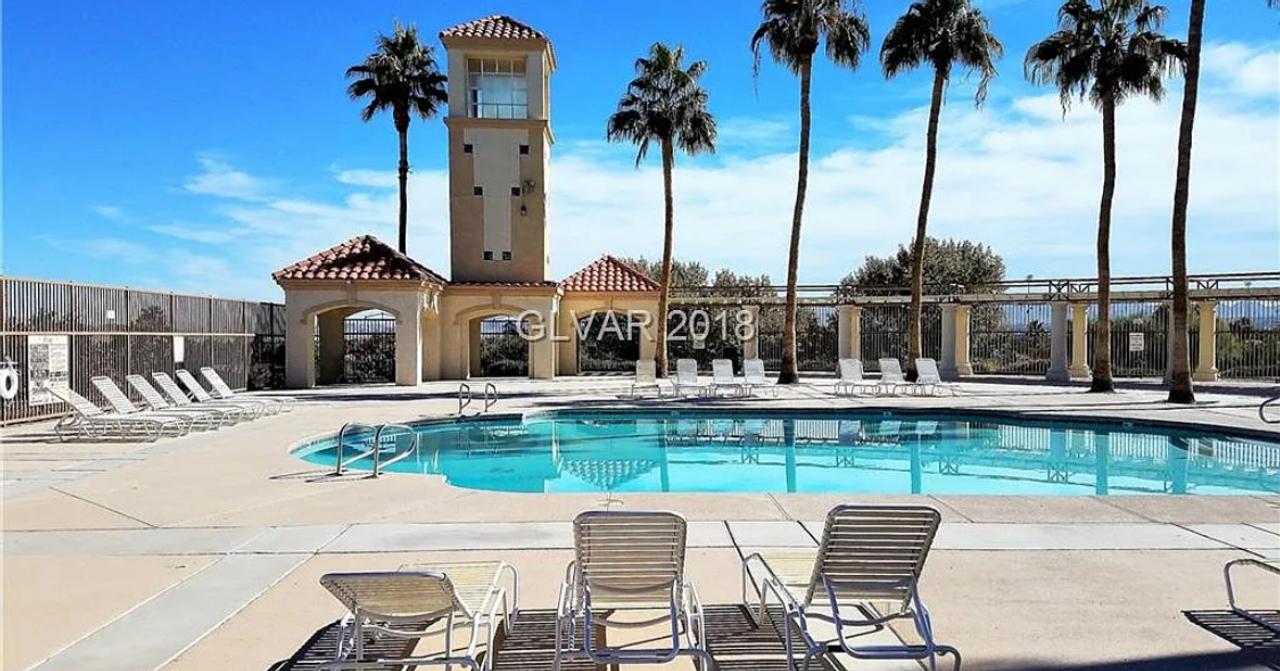 Profile photo 13 of 20