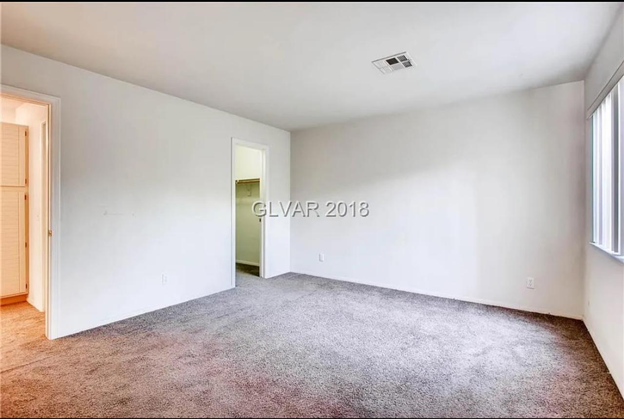 Profile photo 10 of 20