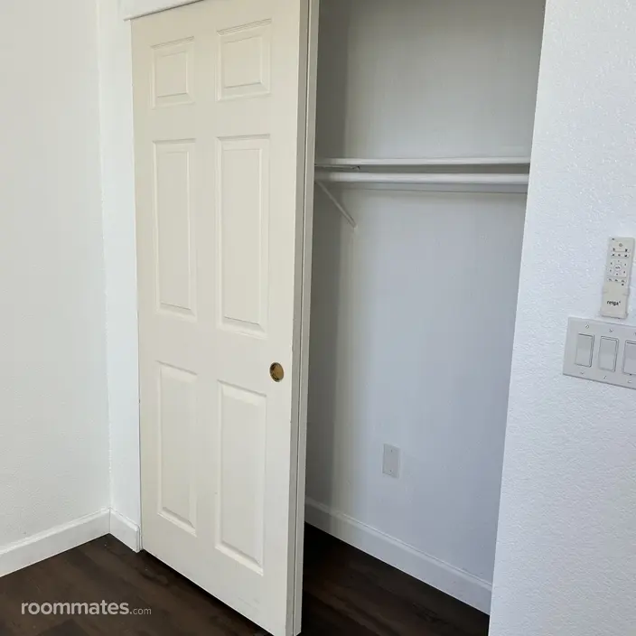 Room for rent in Elk Grove, CA $850, house