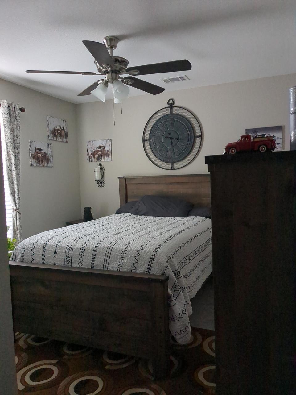 Profile photo 1 of 3