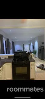 Room for rent in Elgin, IL $700, house