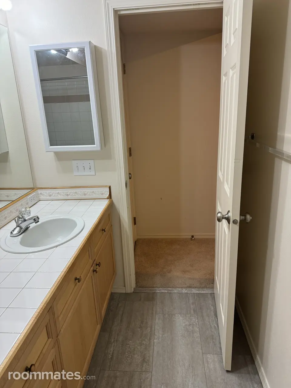 Profile photo 4 of 10