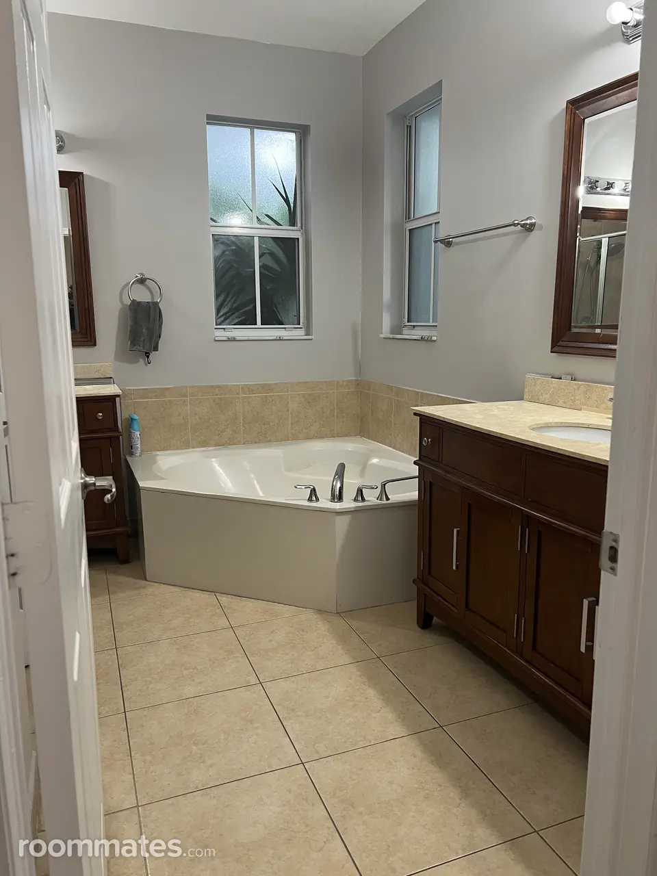 Profile photo 6 of 14