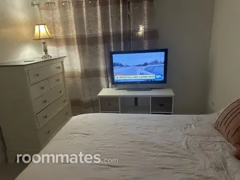 Room for rent in Bakersfield CA $650, house