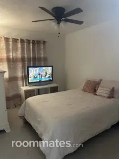 Room for rent in Bakersfield CA $650, house