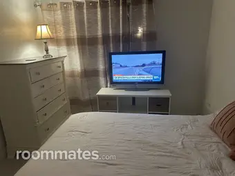 Room for rent in Bakersfield CA $650, house