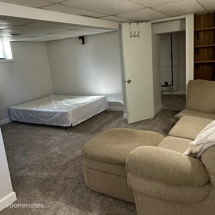 Room for rent in Saint Paul, MN $900, house