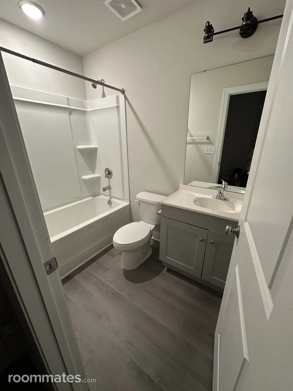 Profile photo 4 of 10