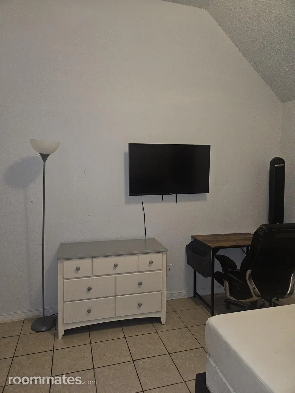 Profile photo 3 of 9