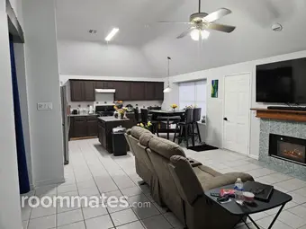 Room for rent in Grand Prairie, TX $750, house