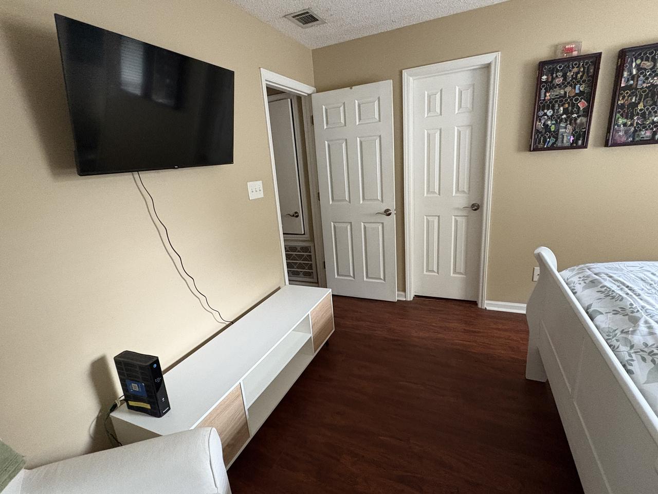 Profile photo 3 of 10