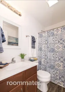 Room for rent in Martinsburg WV $700, house