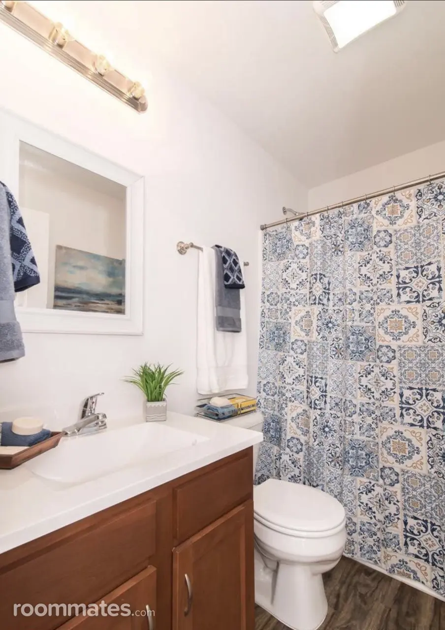 Profile photo 6 of 10