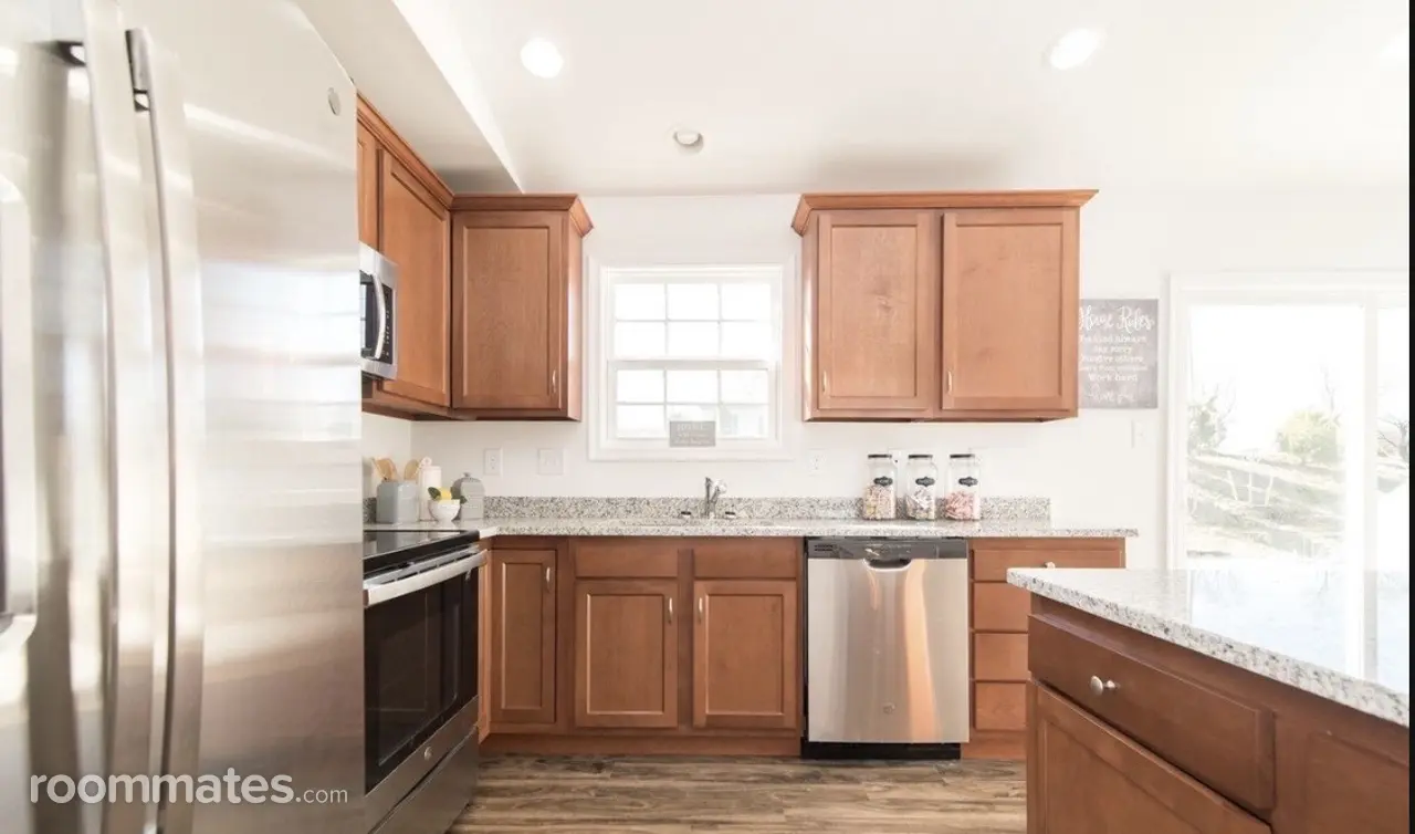 Profile photo 2 of 10