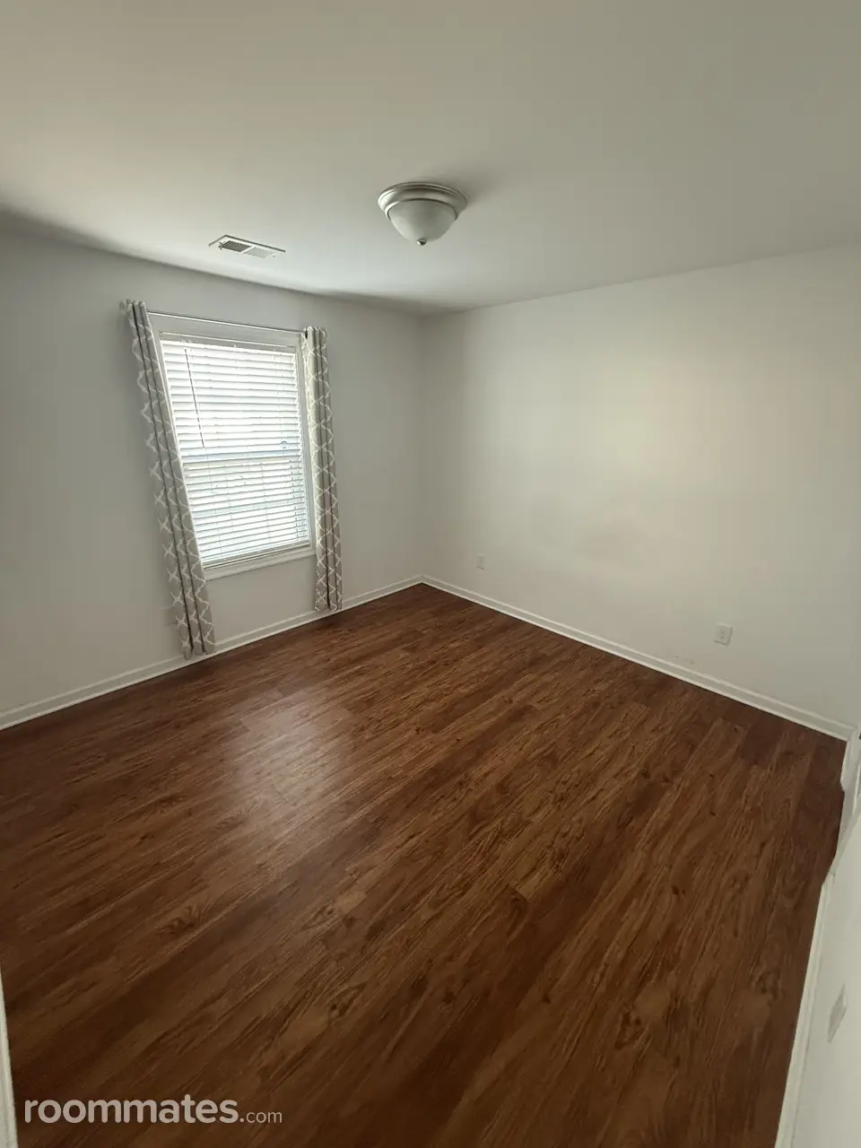 Profile photo 3 of 10