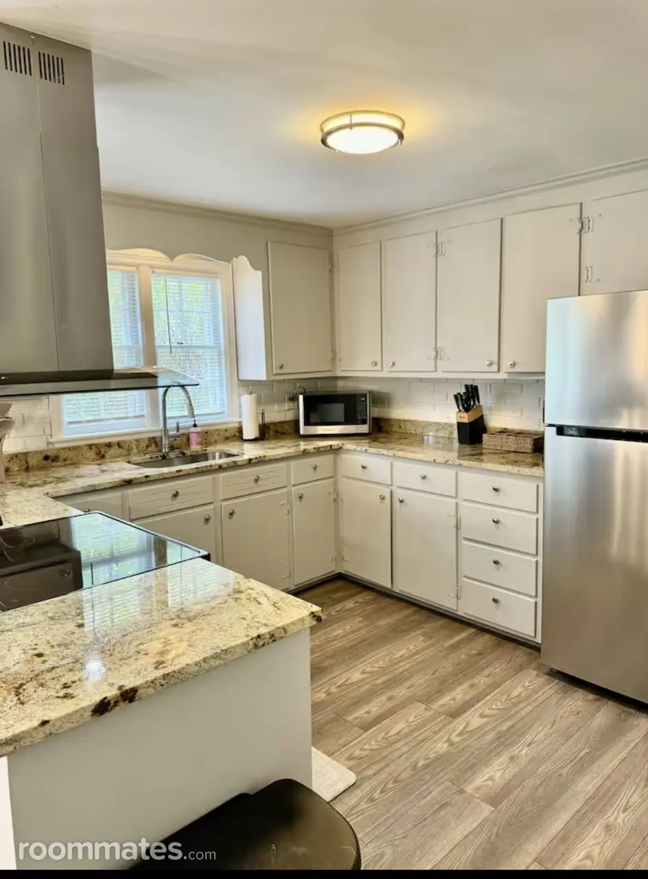 Profile photo 3 of 11