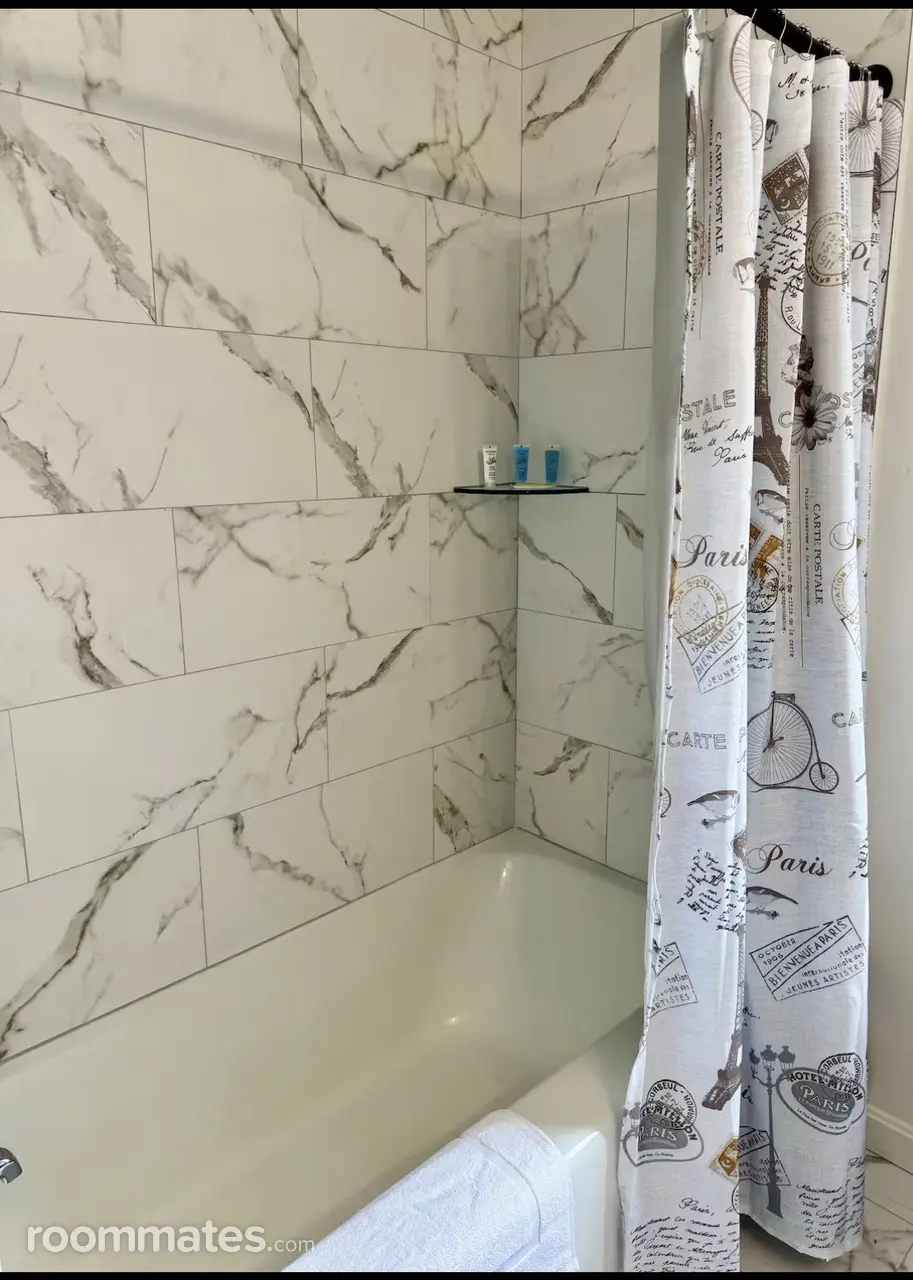 Profile photo 4 of 11