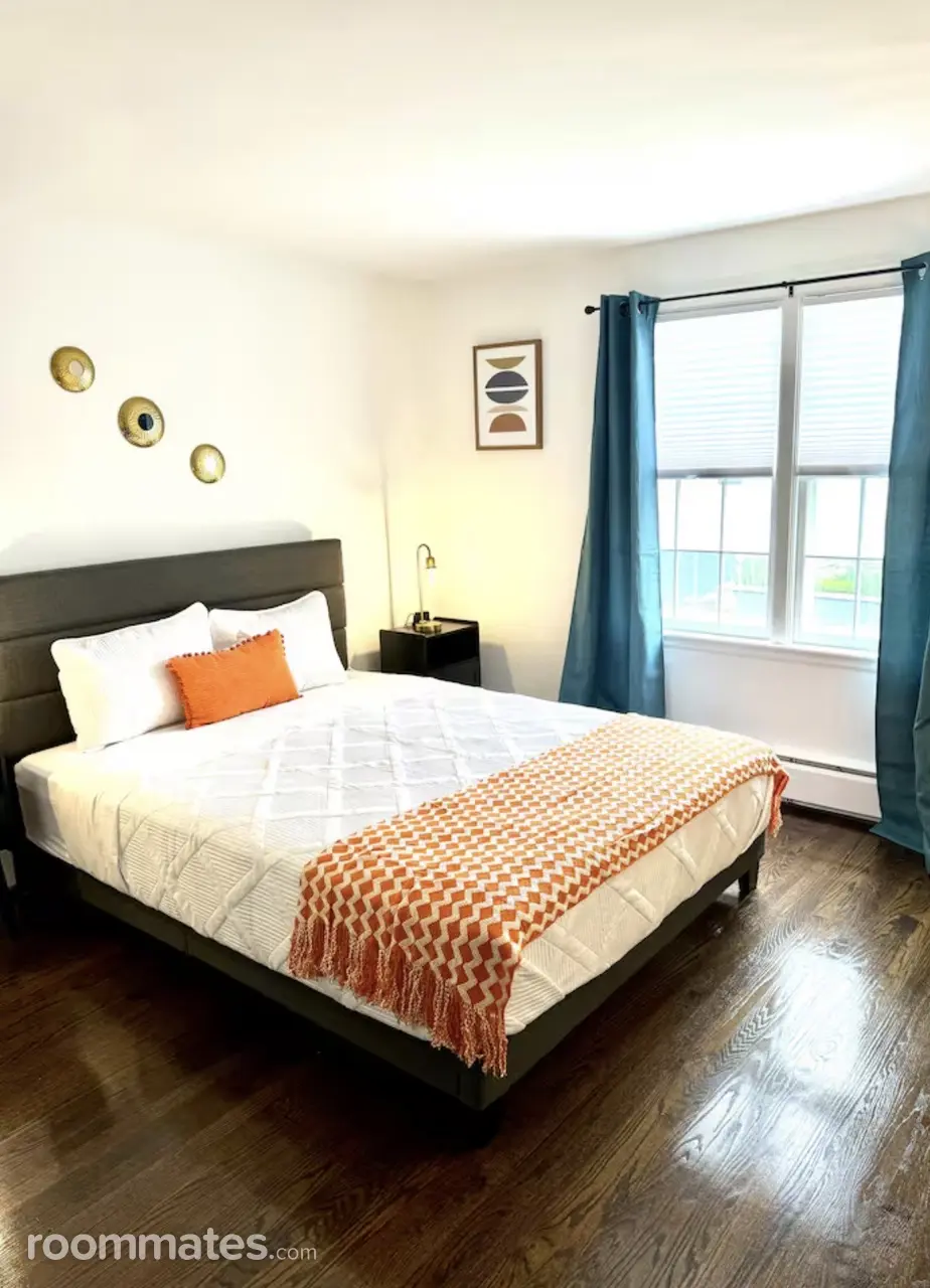 Profile photo 1 of 11