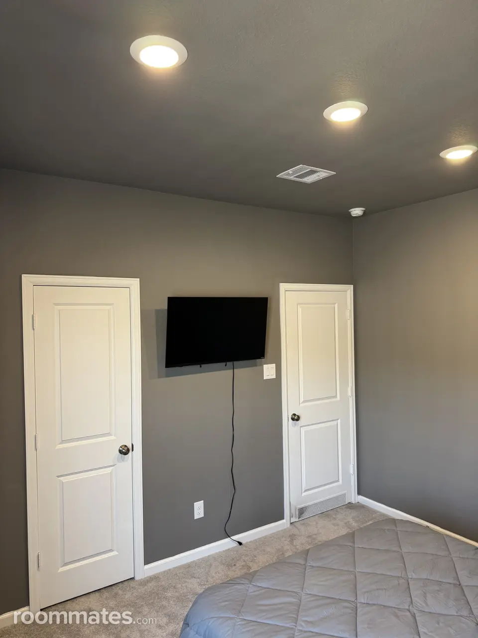 Profile photo 3 of 14