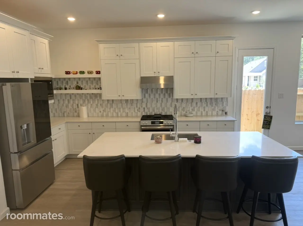 Profile photo 6 of 14