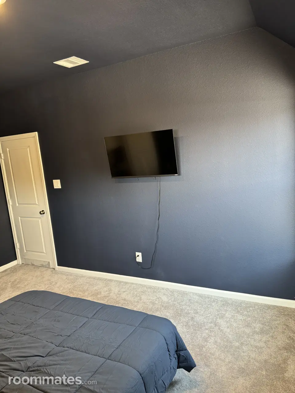 Profile photo 9 of 14