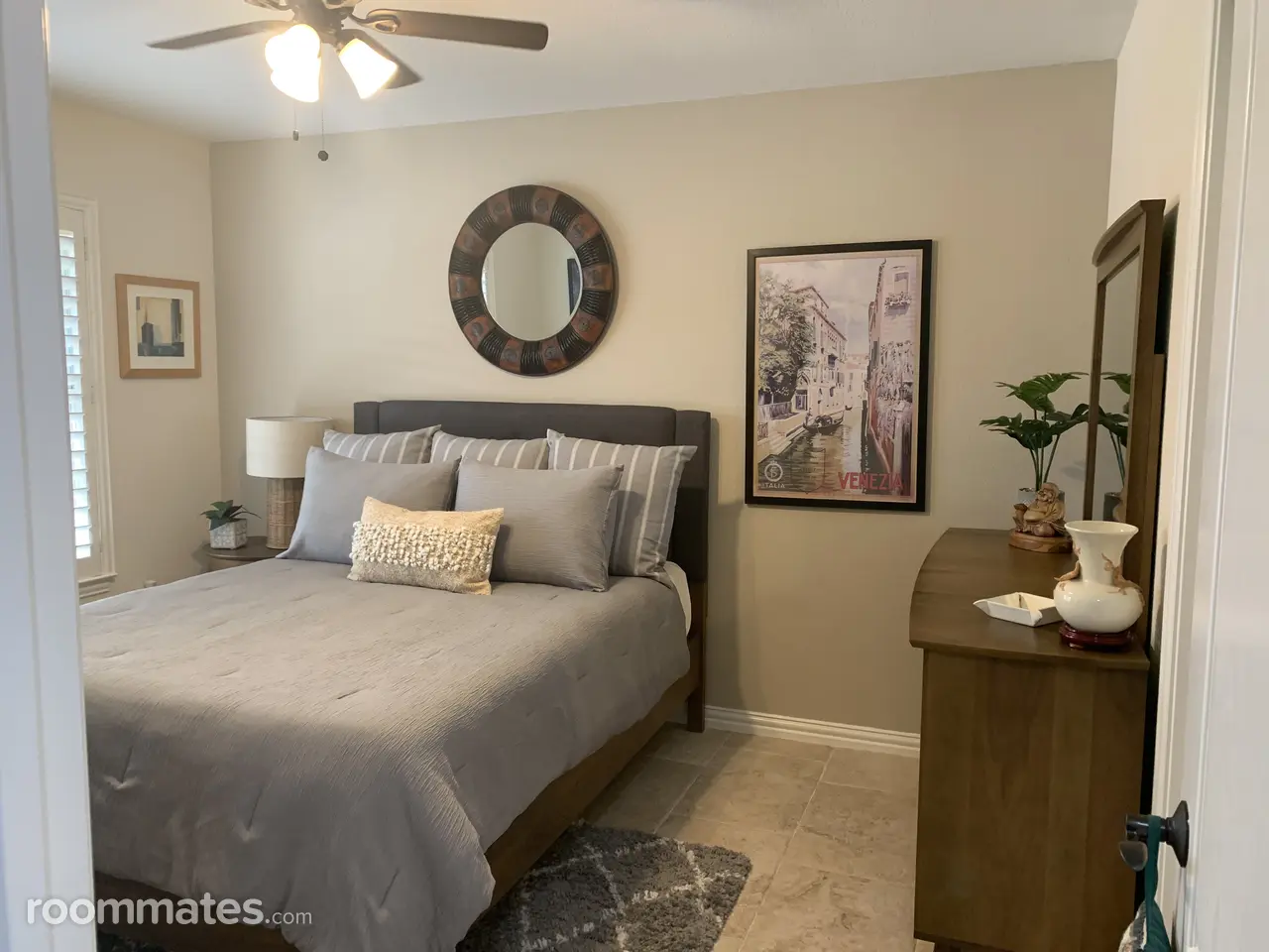 Profile photo 1 of 4