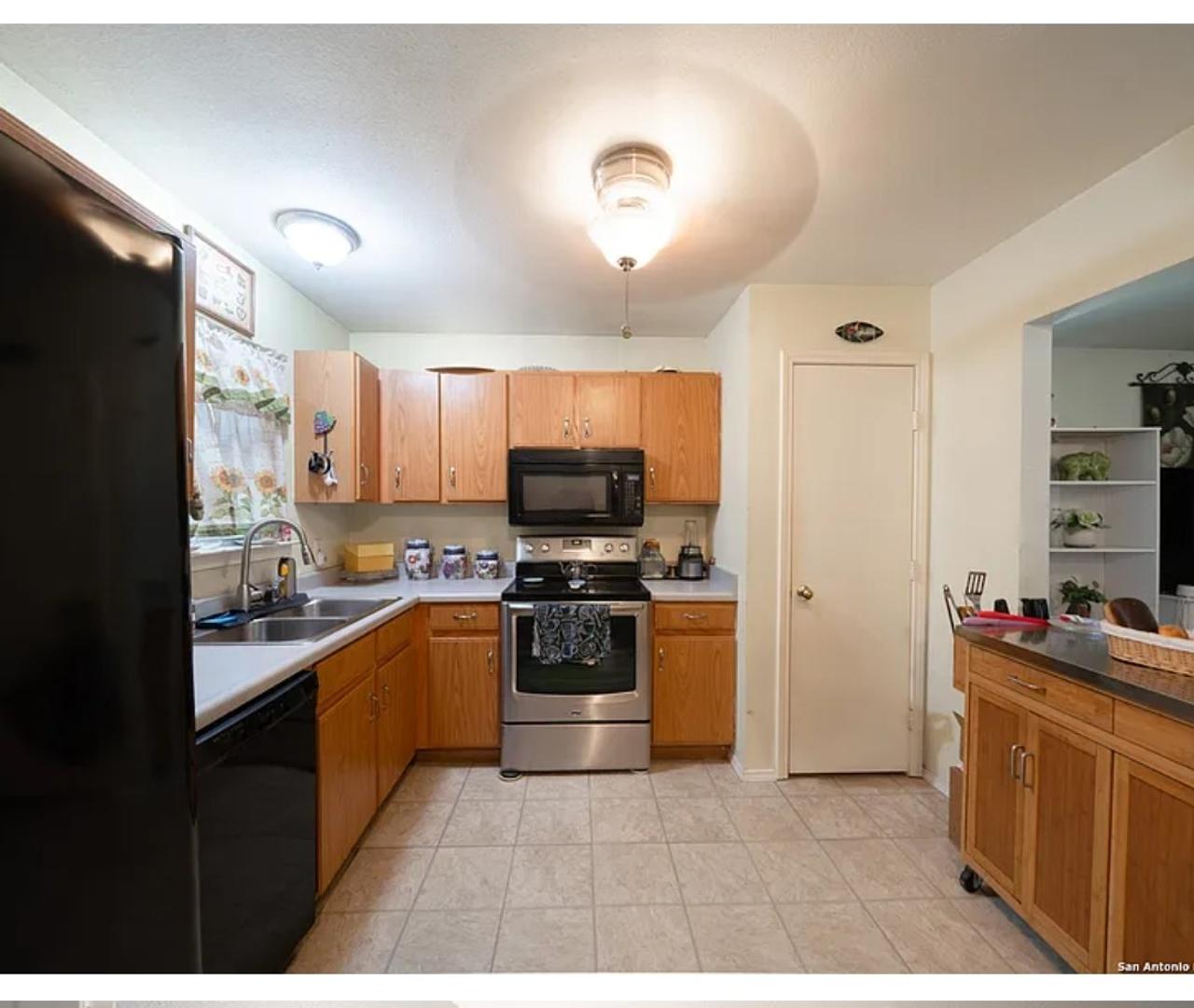 Profile photo 4 of 10