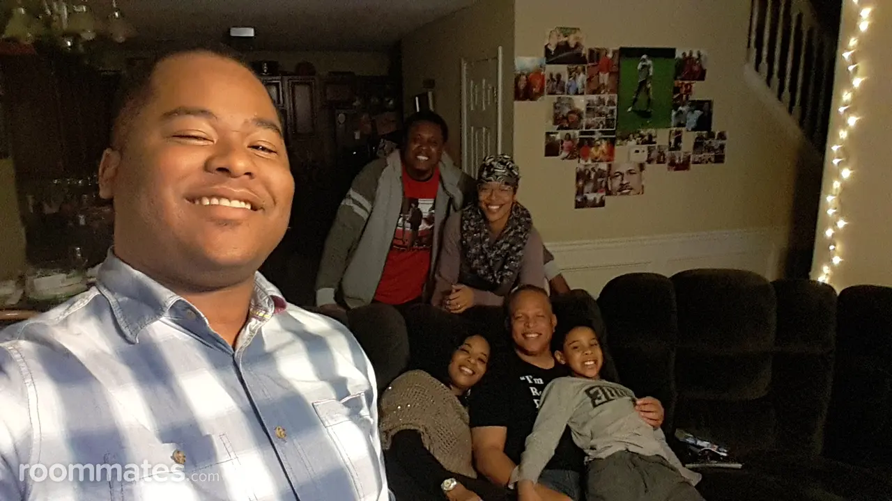 Profile photo 9 of 10