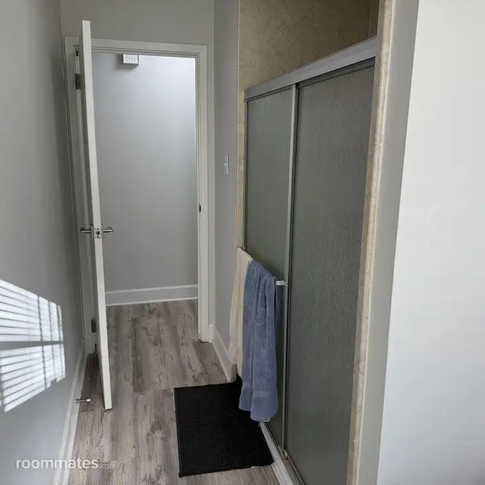 Room for rent in Jeffersonville, IN $700, house