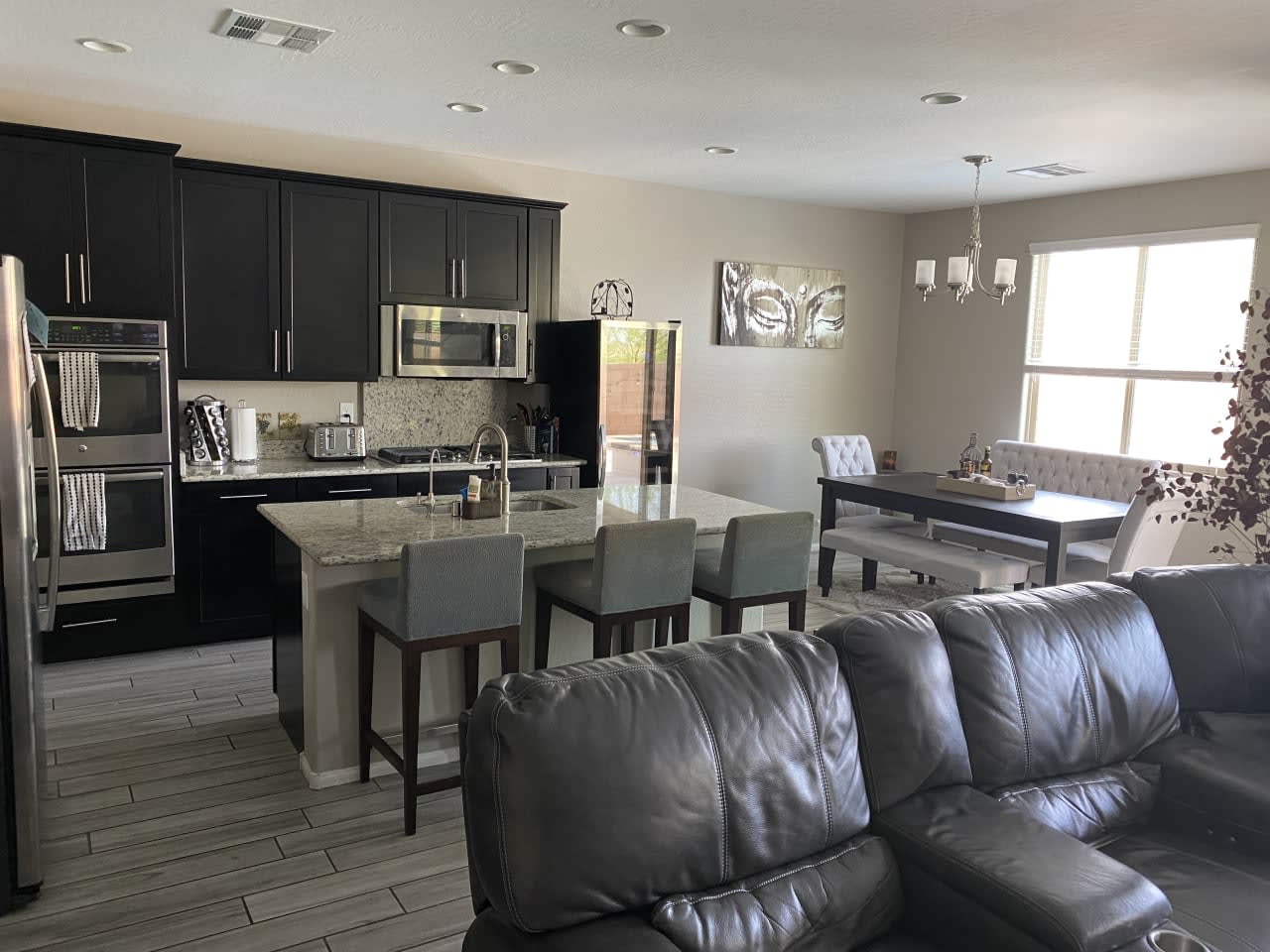 Profile photo 3 of 12