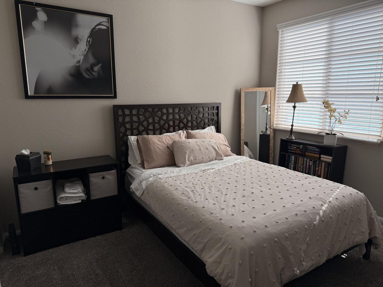 Profile photo 9 of 12