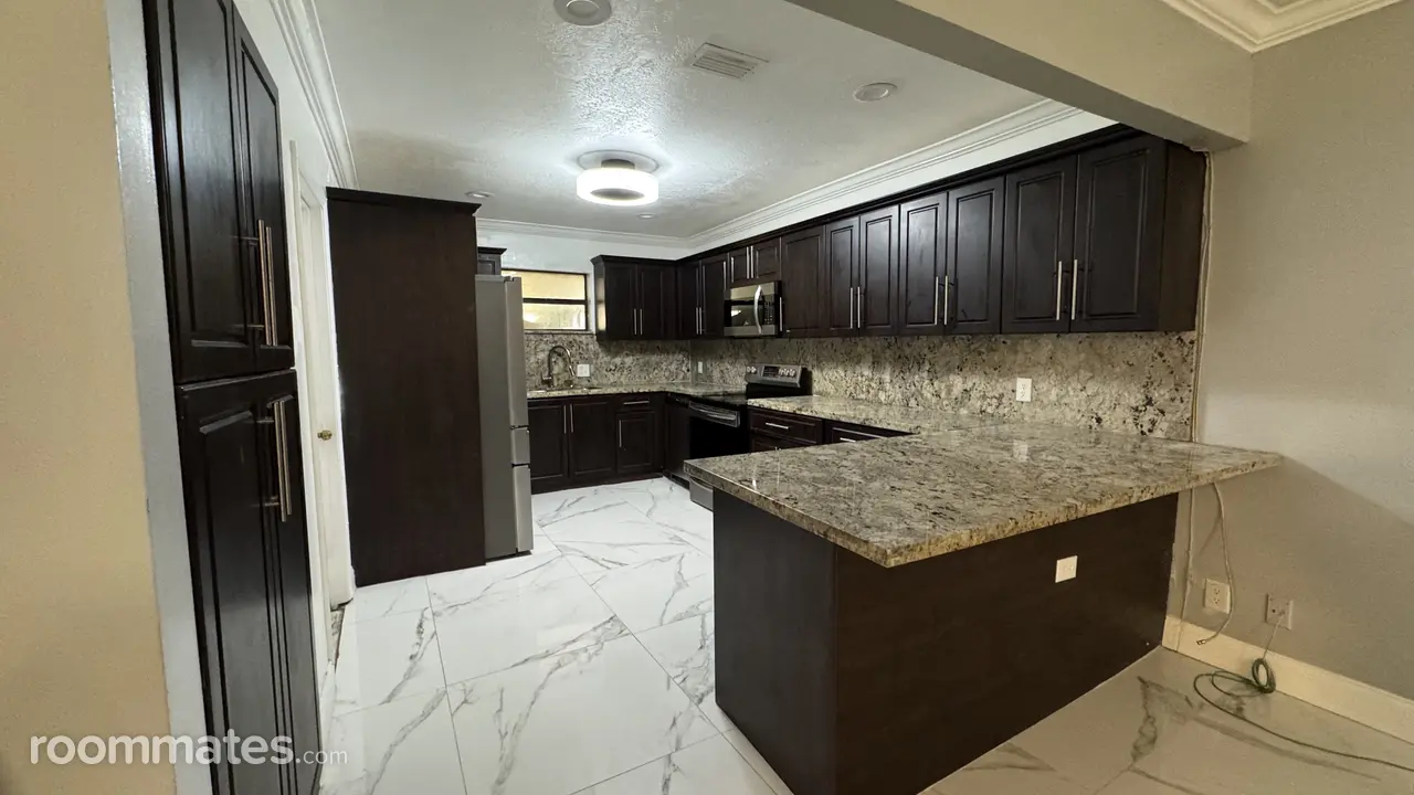 Profile photo 5 of 6