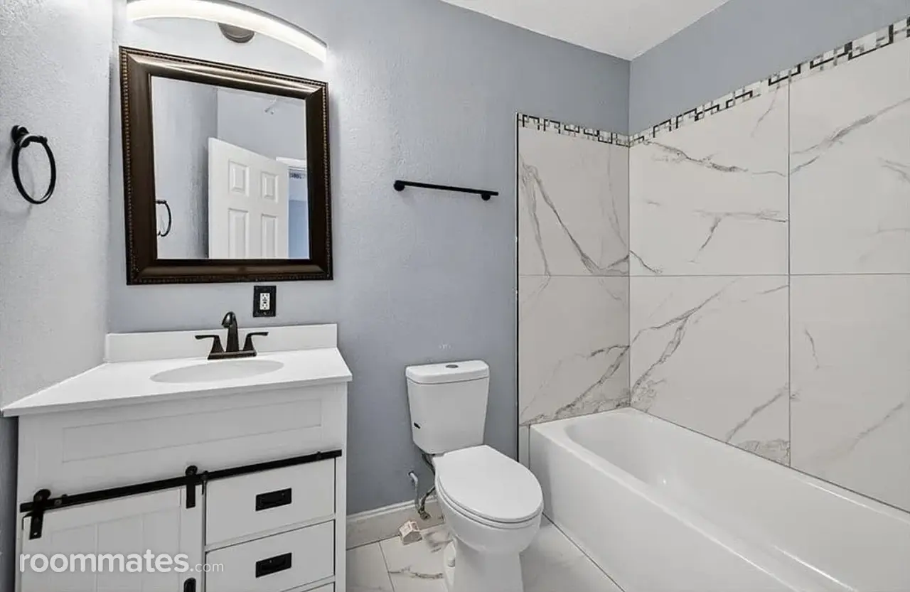 Profile photo 2 of 6