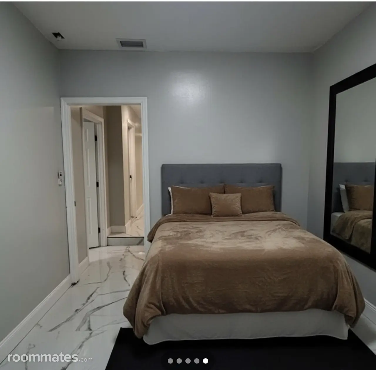 Profile photo 3 of 6