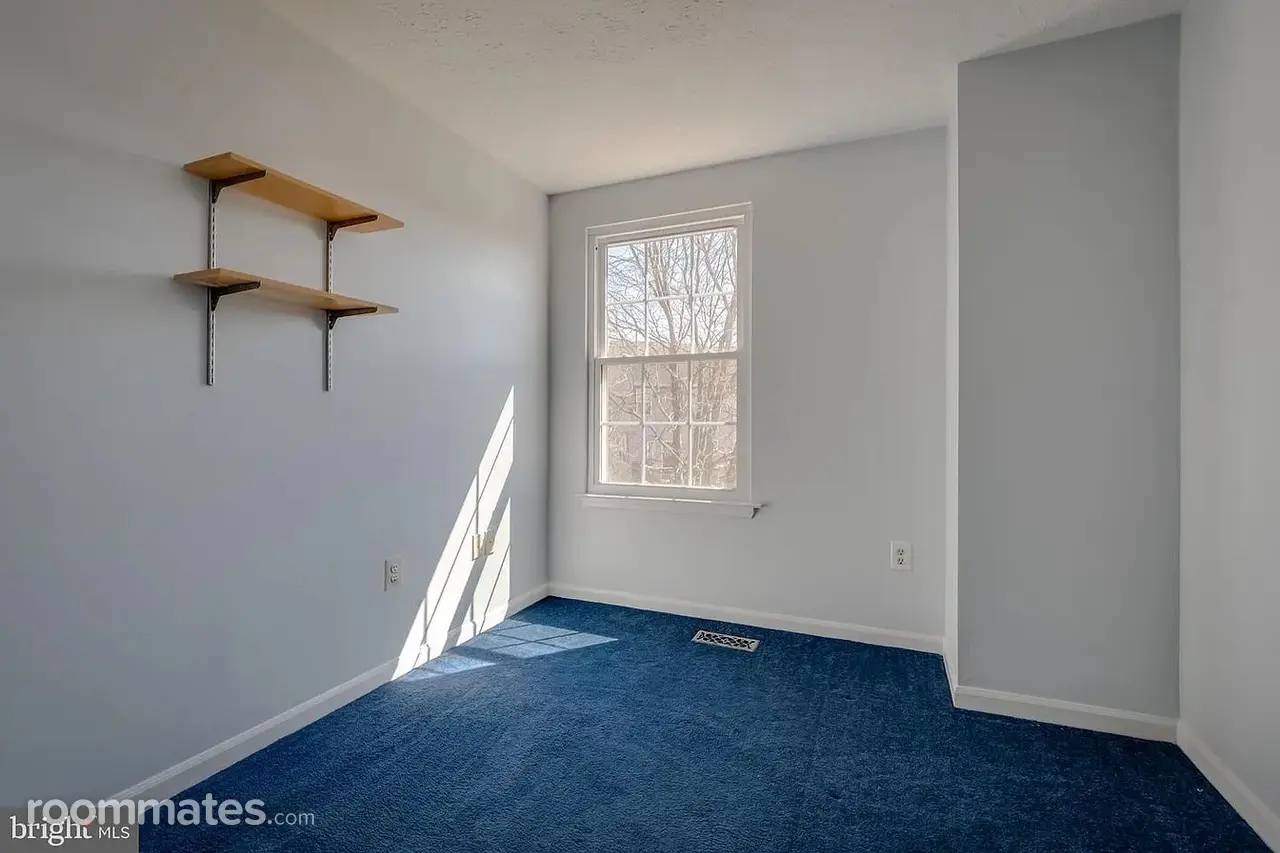 Profile photo 1 of 4