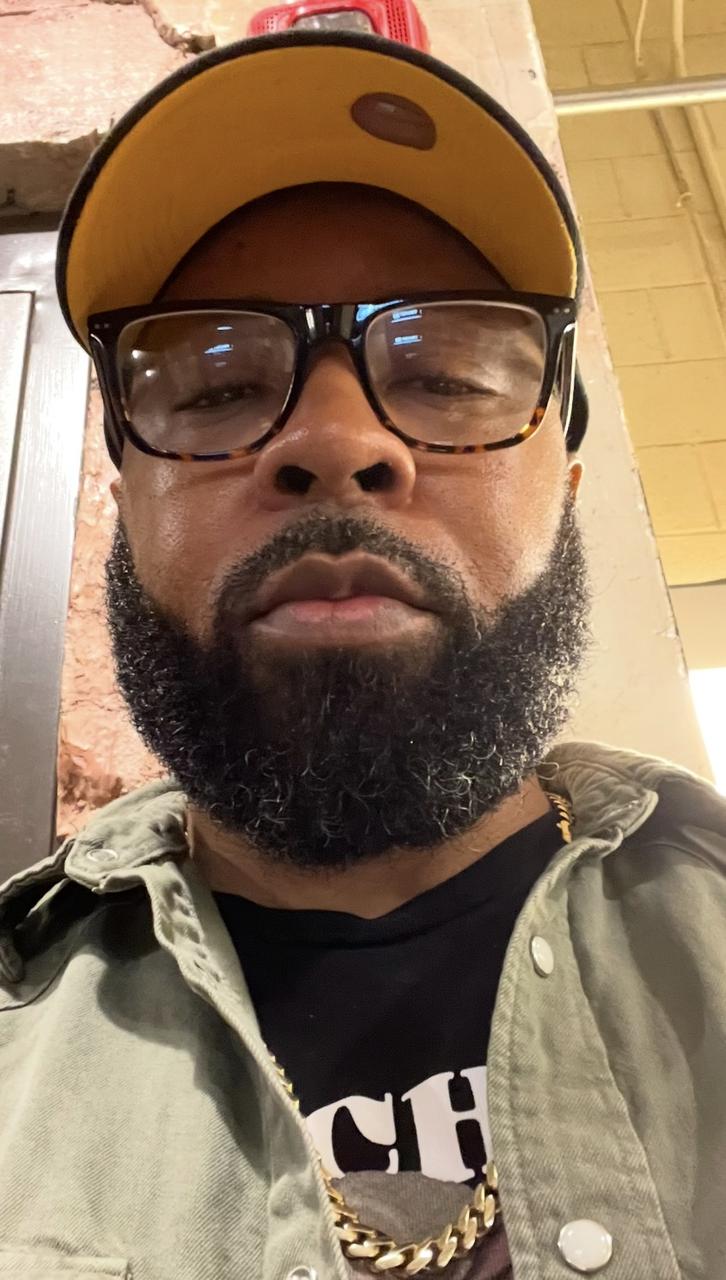 Profile photo 7 of 8