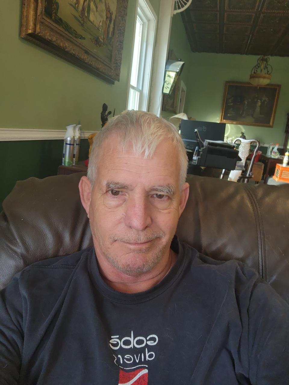 Profile photo 6 of 6
