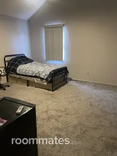 Room for rent in Manhattan KS $500, house