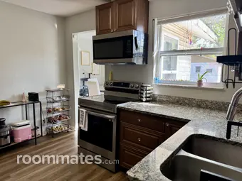 Room for rent in Tampa FL $700, house