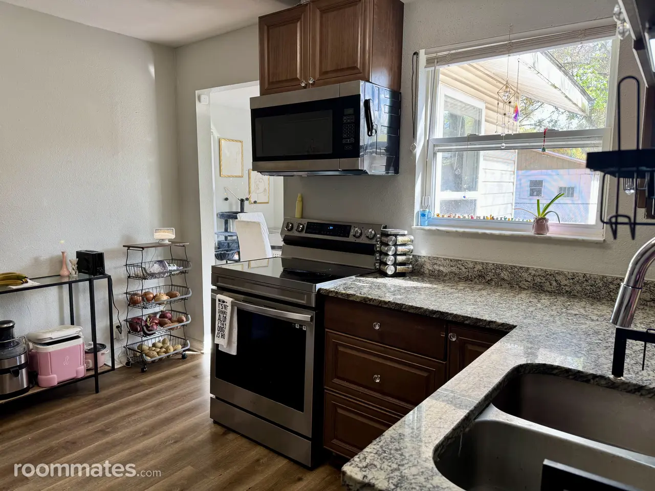 Profile photo 7 of 14