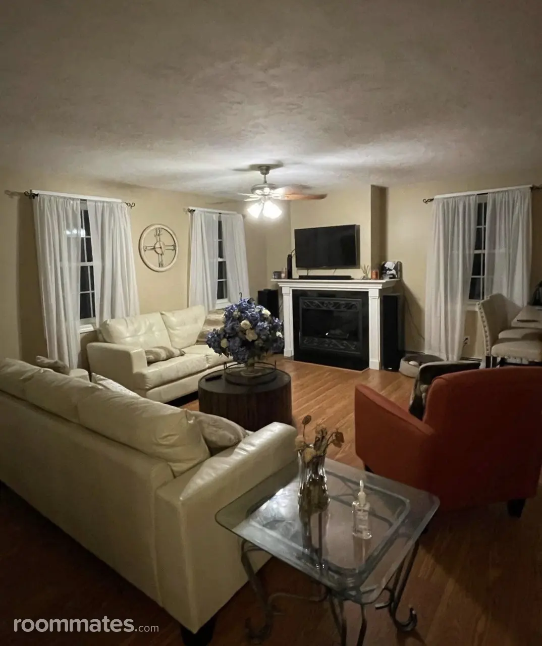 Profile photo 3 of 8