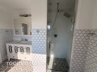 Room for rent in Sherman Oaks, CA $1850, house