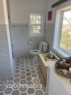 Room for rent in Sherman Oaks, CA $2150, house