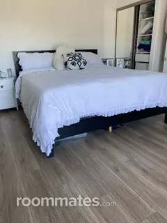 Room for rent in Sherman Oaks, CA $2350, house