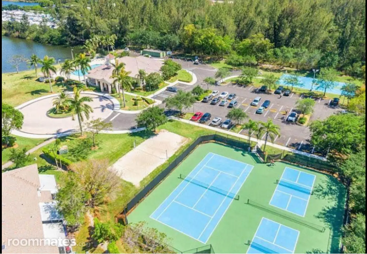 Profile photo 3 of 9