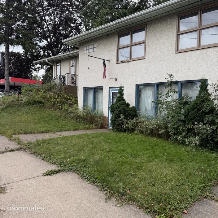 Room for rent in Saint Paul, MN $800, house