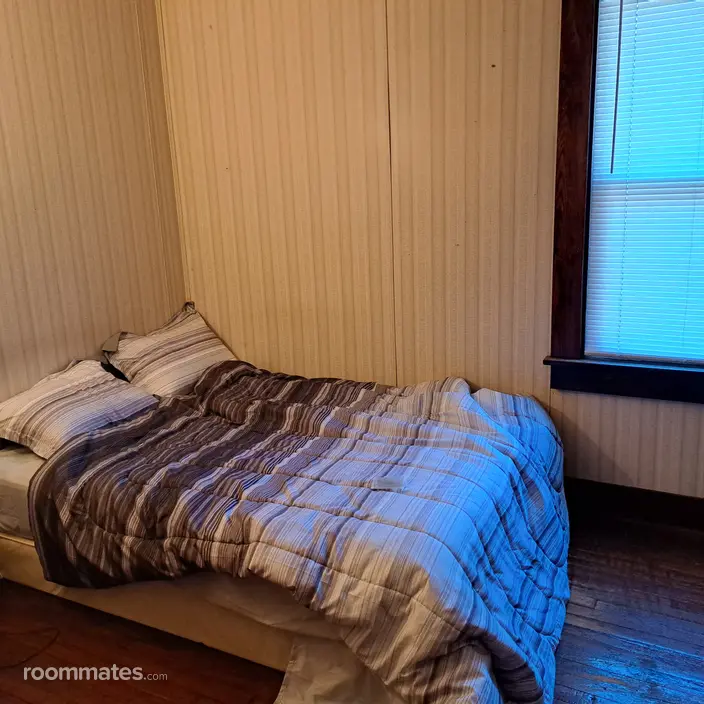 Room for rent in Watervliet, NY $800, house